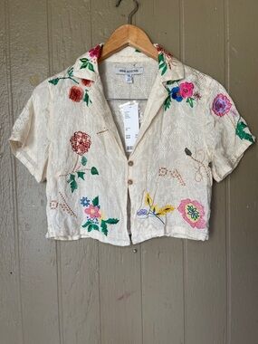Urban Outfitters Eden Embroidered Souvenir  Button-Up crop shirt in botanical XS